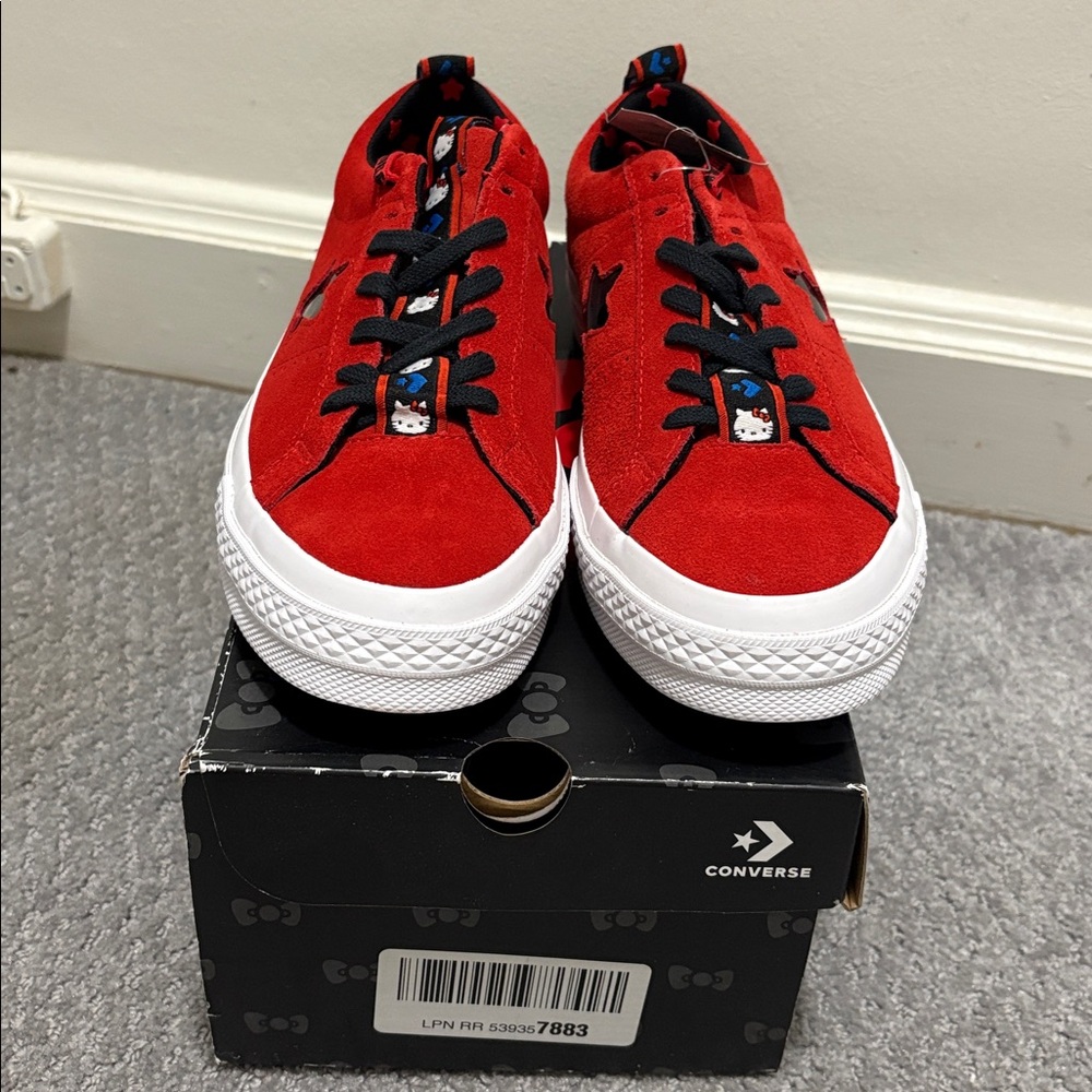 NWT Converse Hello Kitty Red Suede One Star Sneakers M 8 W 10 - Picture 2 of 9